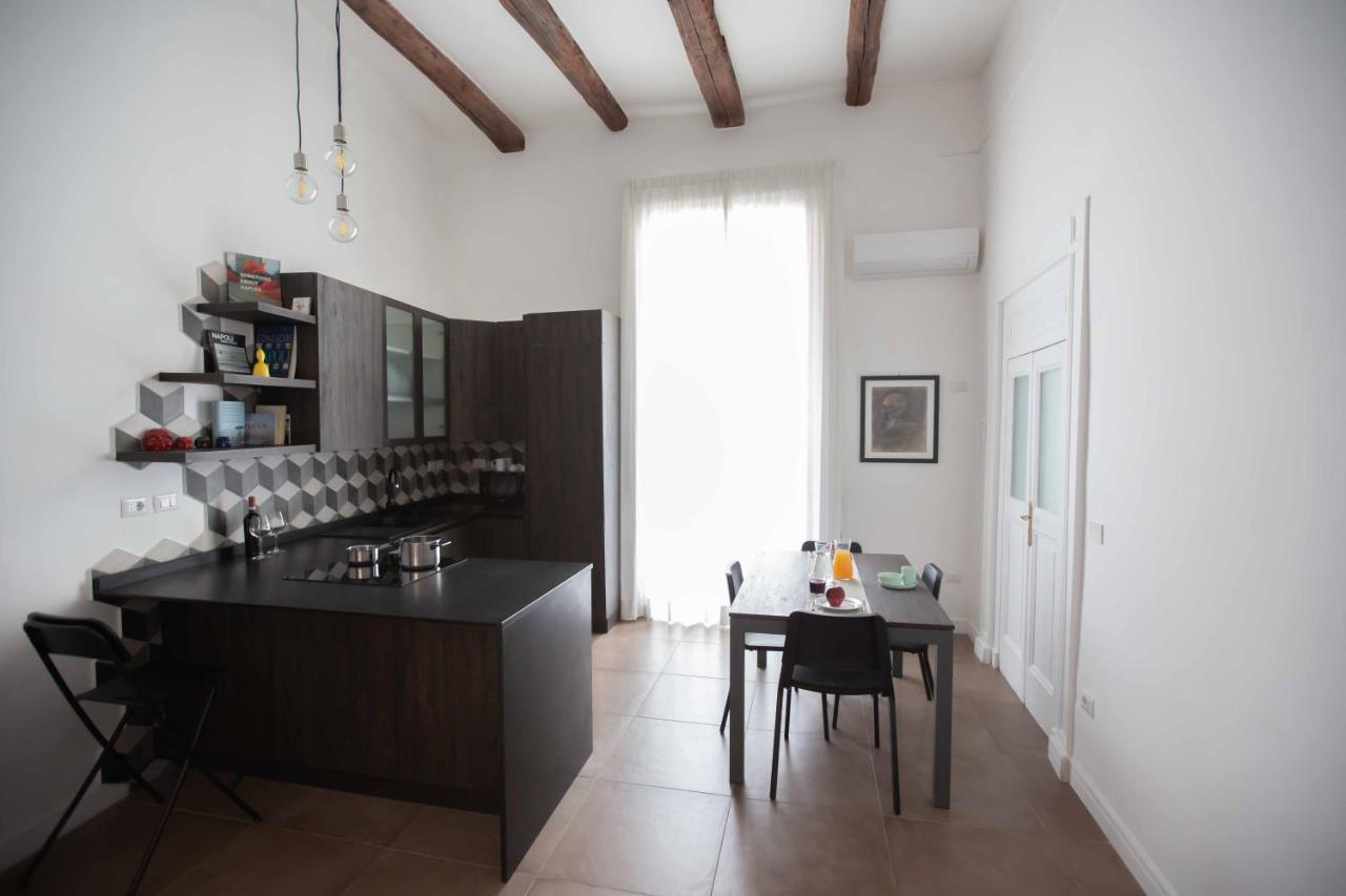 Domus Delia Luxury Apartment Неаполь Экстерьер фото